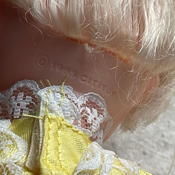 Lot of 3 vintage dolls from 80’s Two Taiwan one Cititoy - Picture 5 of 10